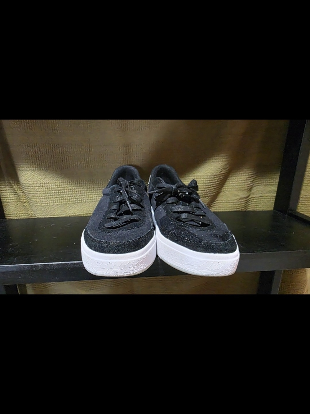 Kizik Hands Free Men's Black Suede Lace-Up Sneakers with White Sole
